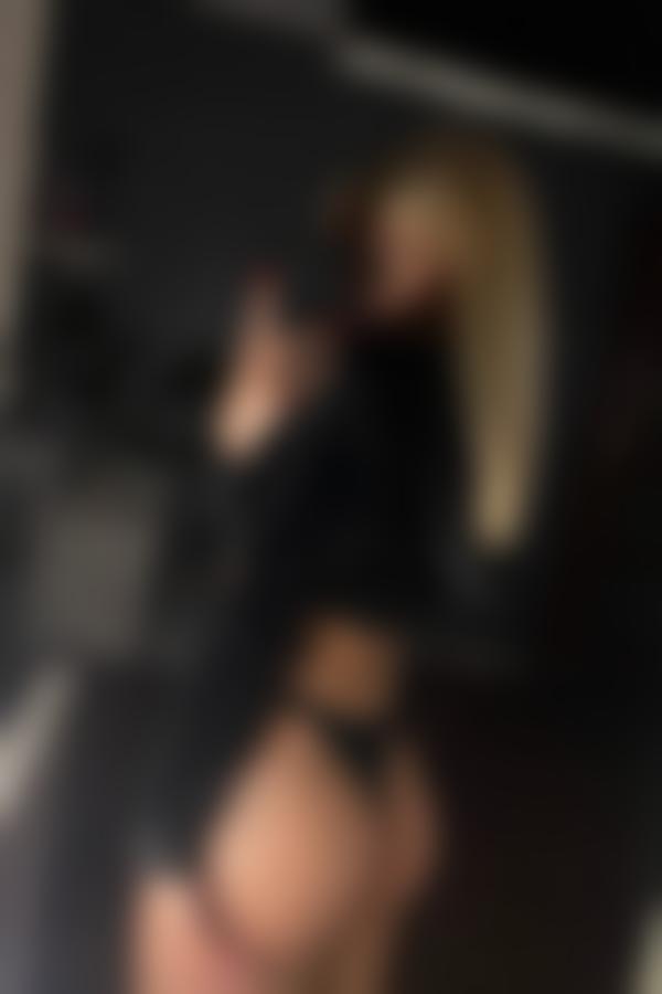 Coquineservice, linda garçonete loira procura rapaz jovem para encontros casuais ou uma noite em Ribeirão Preto